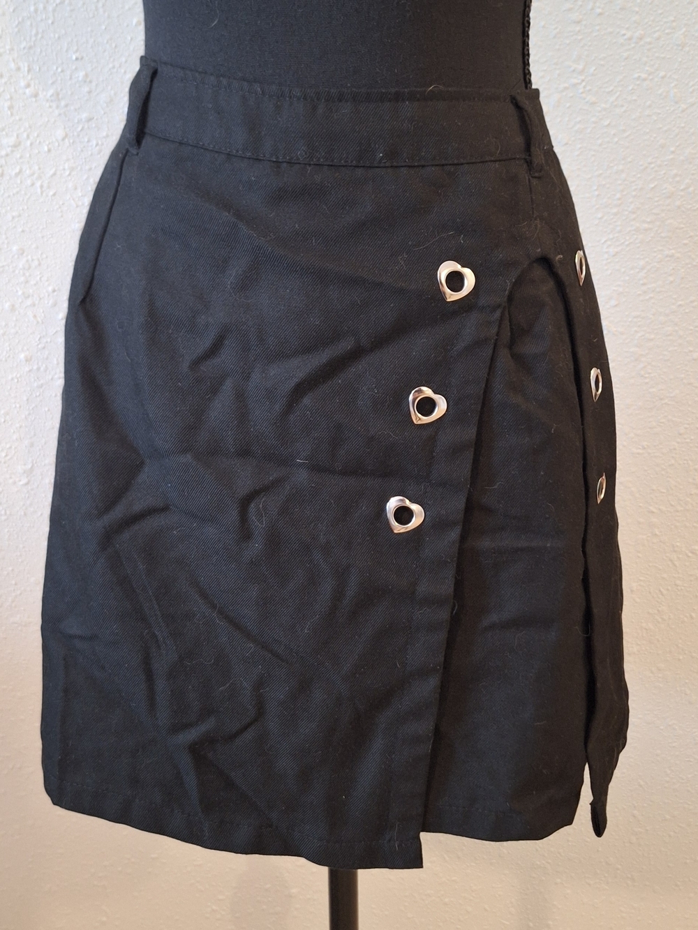 Hot Topic Black Heart Grommet Wrap-Style Mini Skirt
